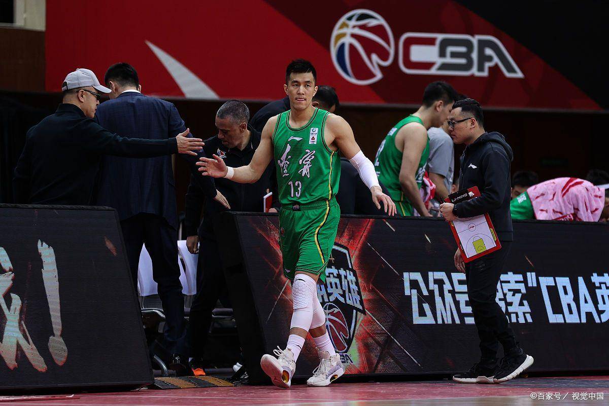  辽宁男篮常规赛横扫俄克拉荷马城雷霆，郭艾伦砍下35记关键球，全场沸腾