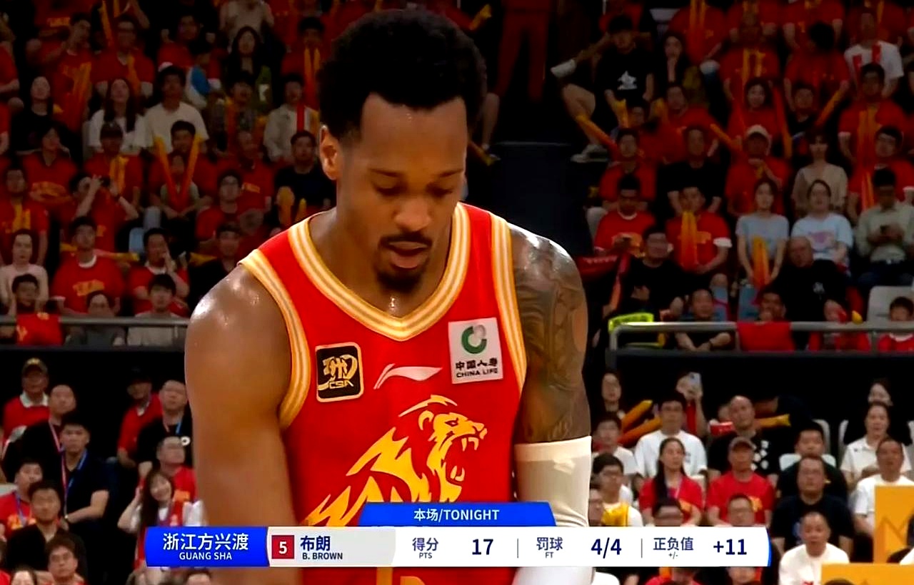 周琦复出首秀出彩,圣安东尼奥马刺主场血战费城76人,豪取6连胜的简单介绍 周琦复出首秀出彩,圣安东尼奥马刺主场血战费城76人,豪取6连胜的简单介绍