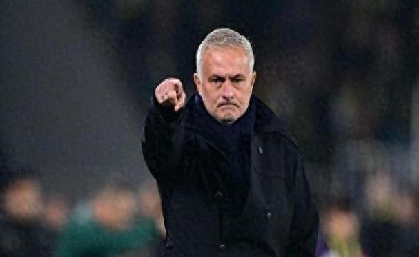  法甲最新形势：利物浦高居榜首，北京国安强势追赶，冠军归属成迷